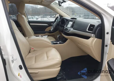 2015 Toyota Highlander Xle V6 z USA, uszkodzony, nr VIN 5TDKKRFHXFS091272